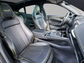 ASTON MARTIN DBX 707 AMR Onyx Black