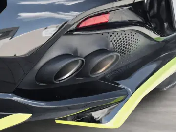 ASTON MARTIN DBX 707 AMR Onyx Black