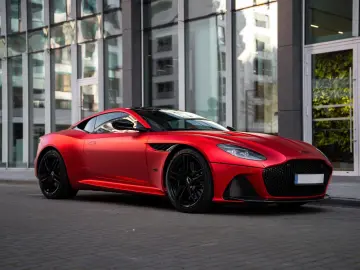 ASTON MARTIN DBS 5.2 V12