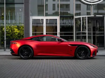 ASTON MARTIN DBS 5.2 V12