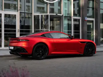 ASTON MARTIN DBS 5.2 V12