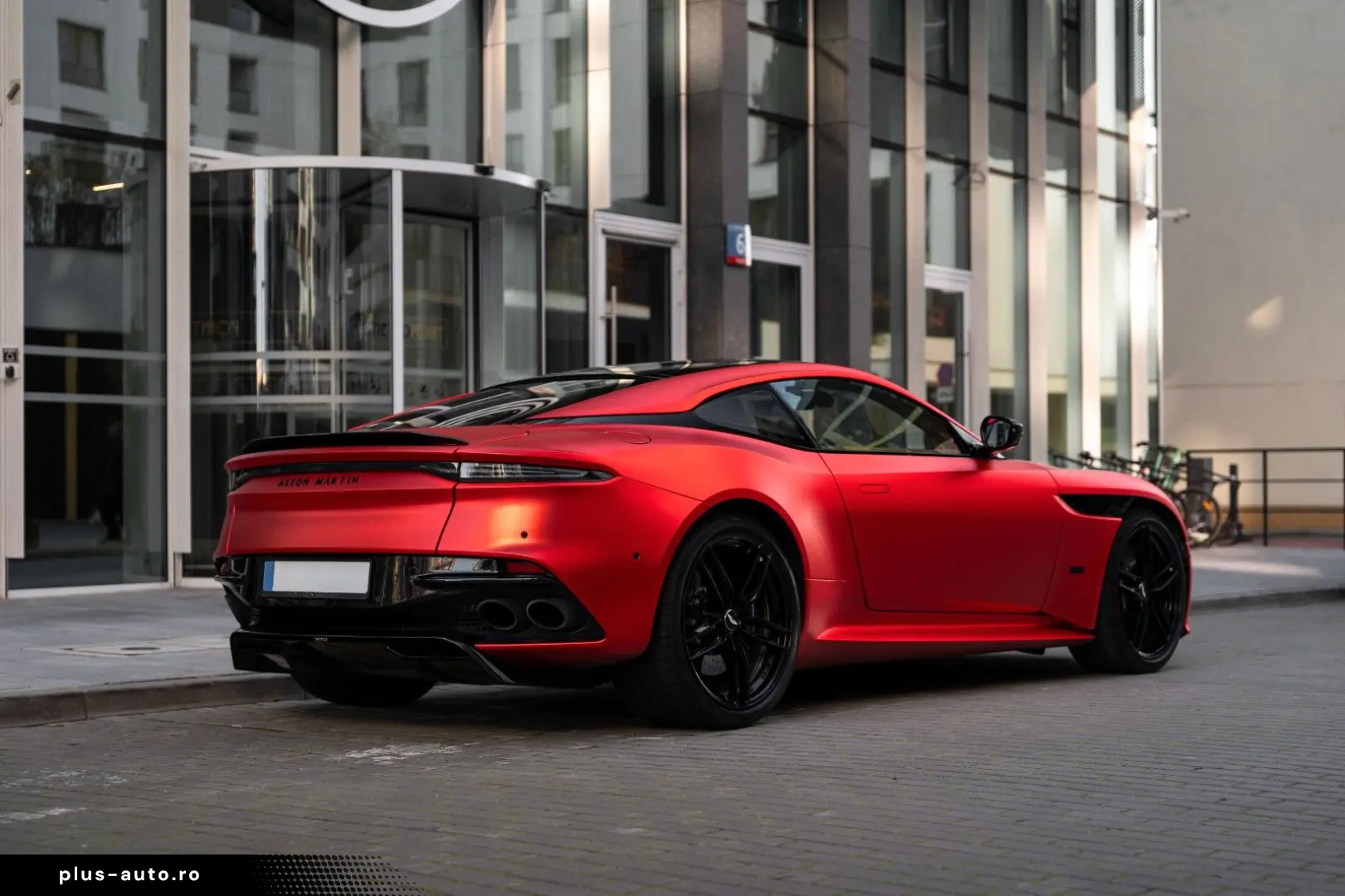 ASTON MARTIN DBS 5.2 V12