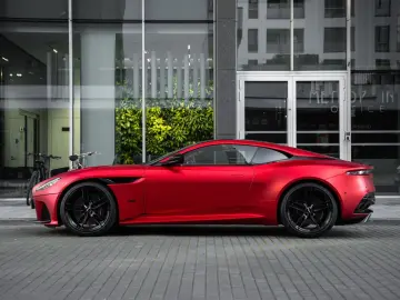 ASTON MARTIN DBS 5.2 V12