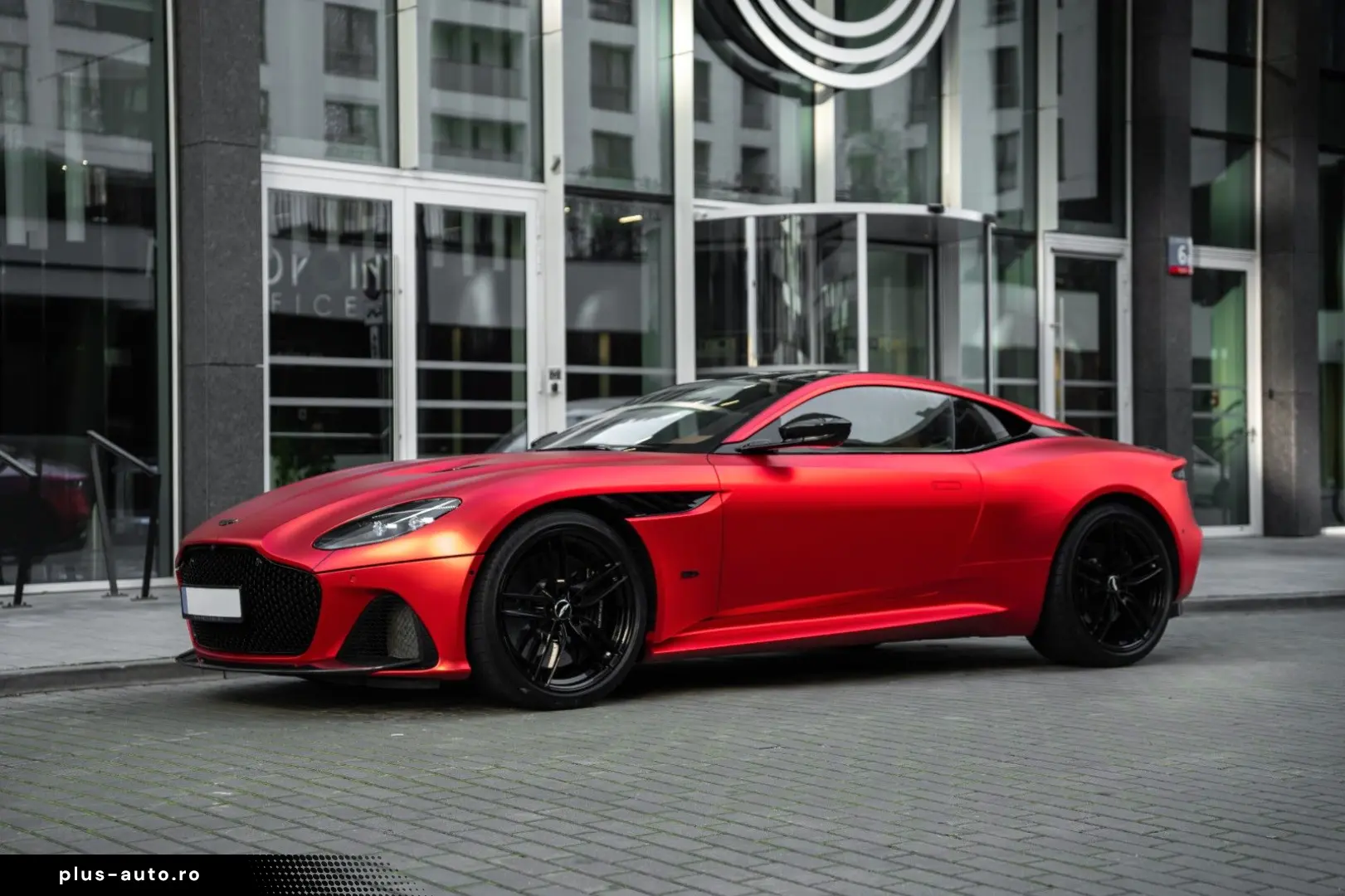 ASTON MARTIN DBS 5.2 V12