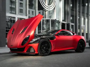 ASTON MARTIN DBS 5.2 V12