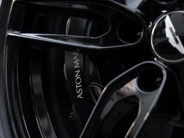 ASTON MARTIN DBS 5.2 V12