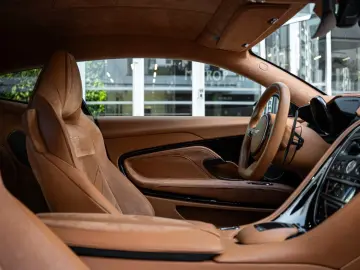 ASTON MARTIN DBS 5.2 V12