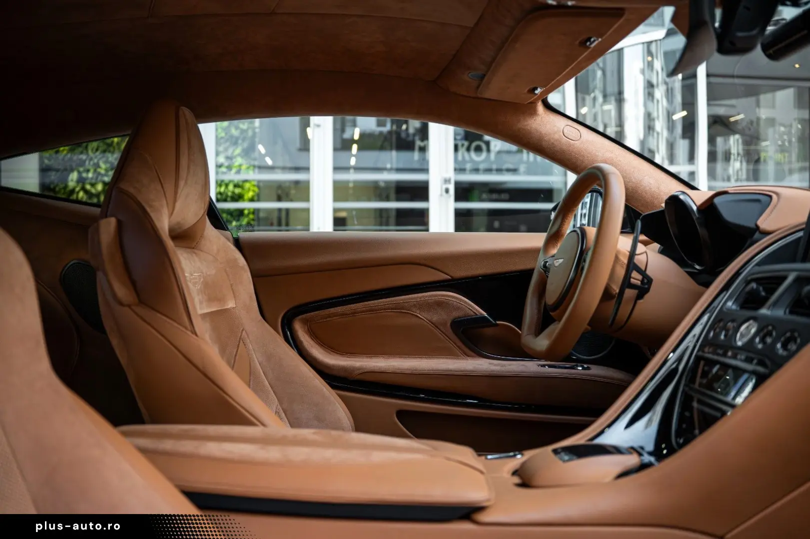 ASTON MARTIN DBS 5.2 V12