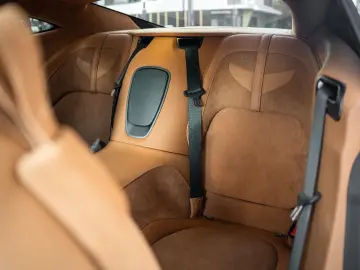 ASTON MARTIN DBS 5.2 V12