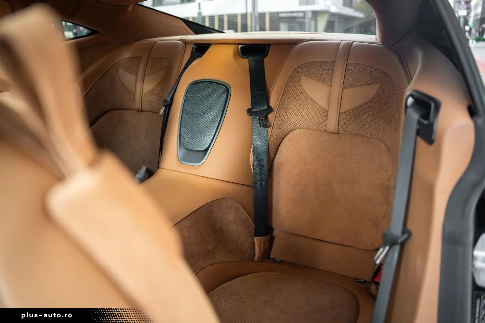 ASTON MARTIN DBS 5.2 V12