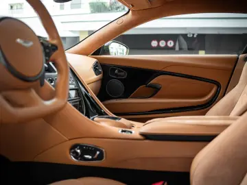 ASTON MARTIN DBS 5.2 V12