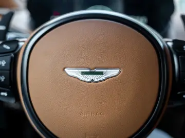 ASTON MARTIN DBS 5.2 V12