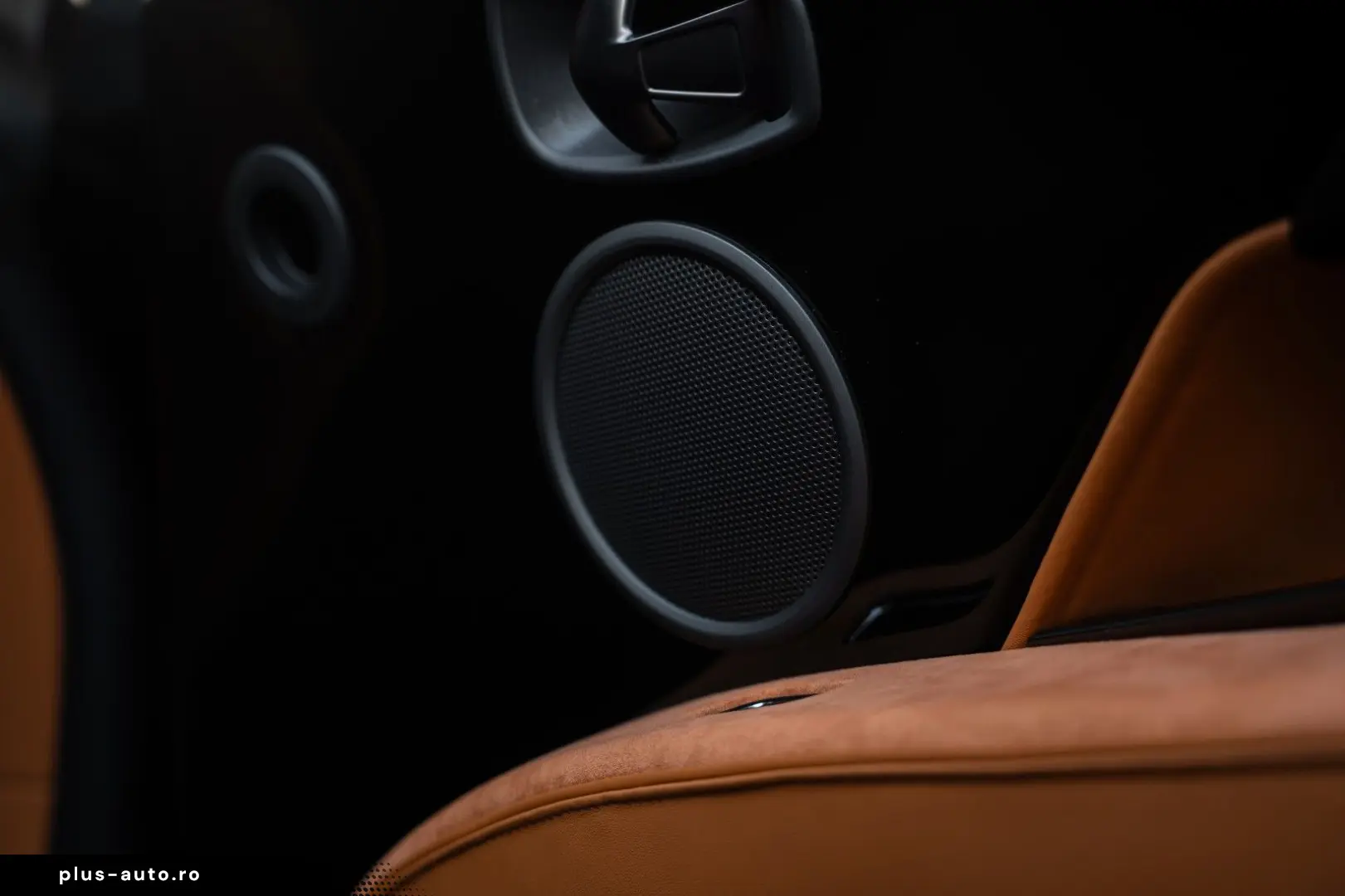 ASTON MARTIN DBS 5.2 V12