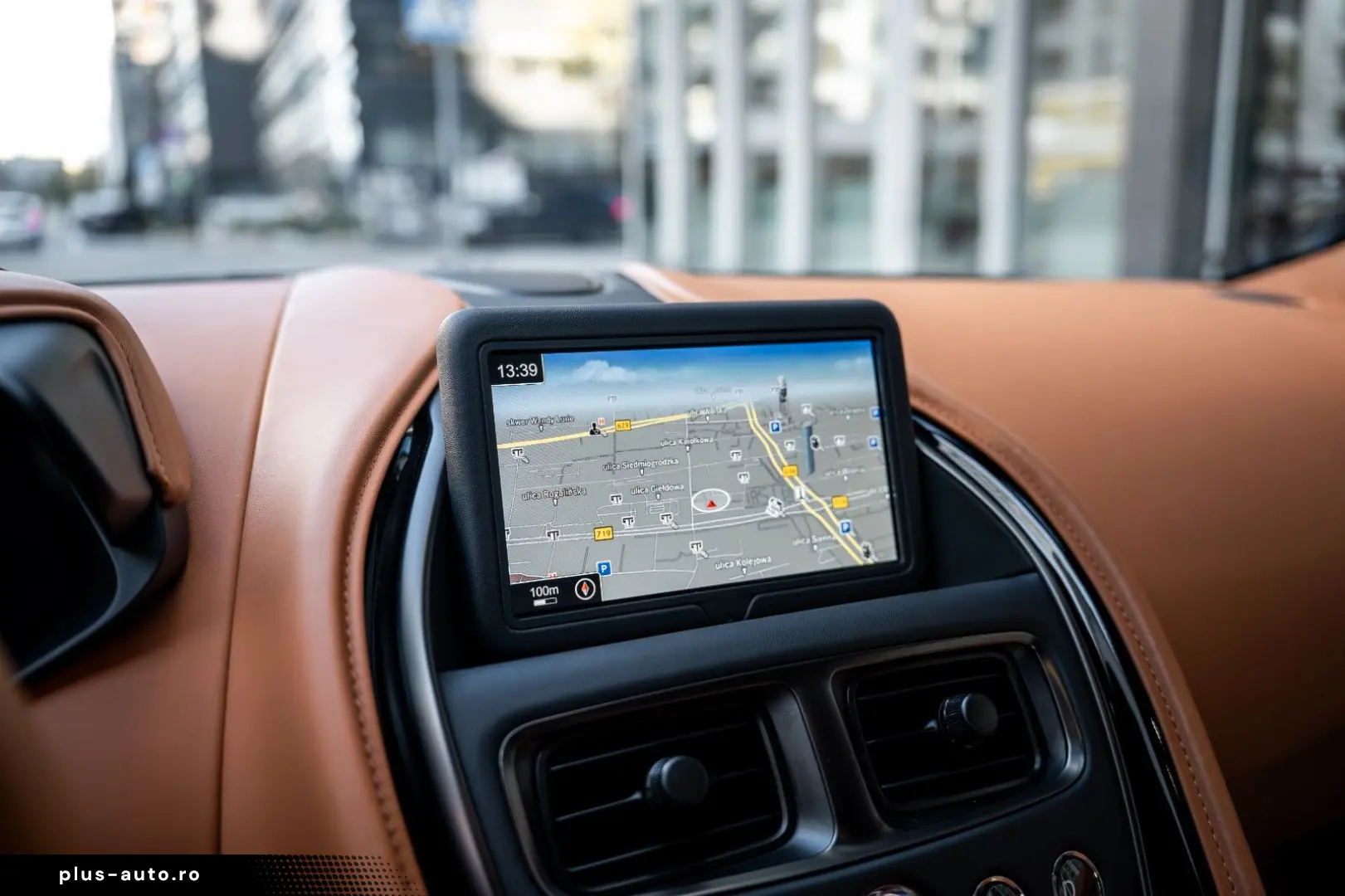 ASTON MARTIN DBS 5.2 V12