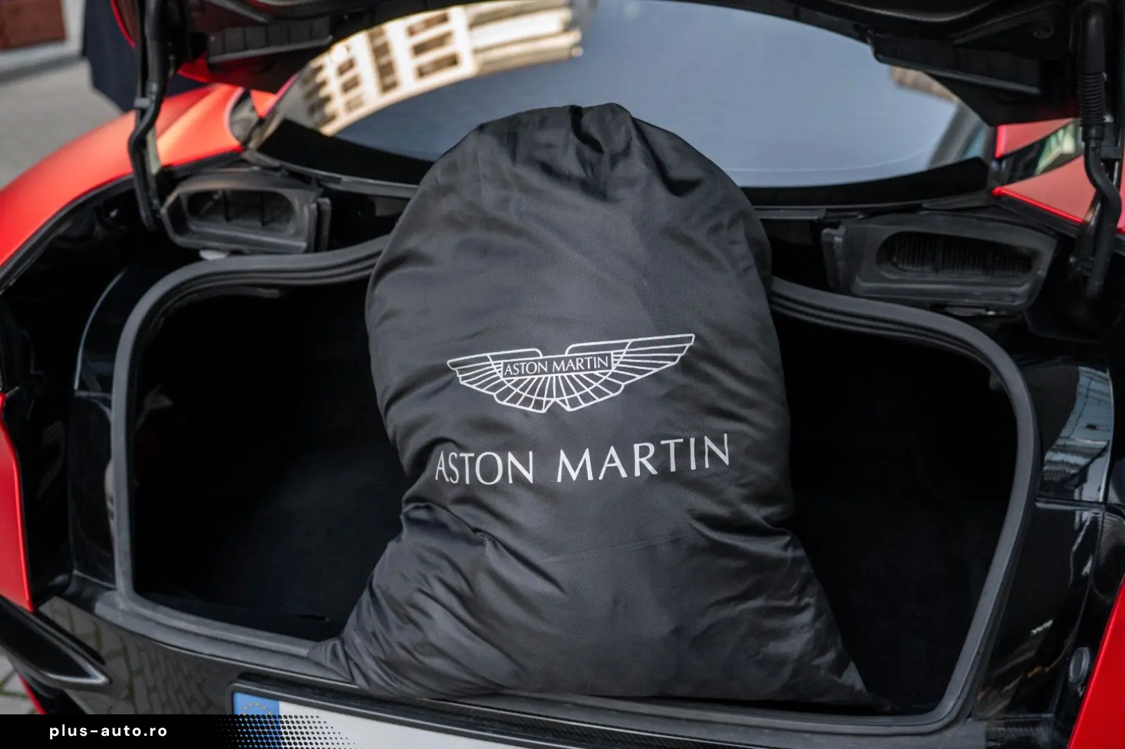 ASTON MARTIN DBS 5.2 V12