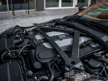 ASTON MARTIN DBS 5.2 V12