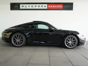 PORSCHE 992.2 911 Carrera Coupe Glasdach SpAbags Chrono