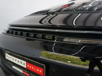 PORSCHE 992.2 911 Carrera Coupe Glasdach SpAbags Chrono