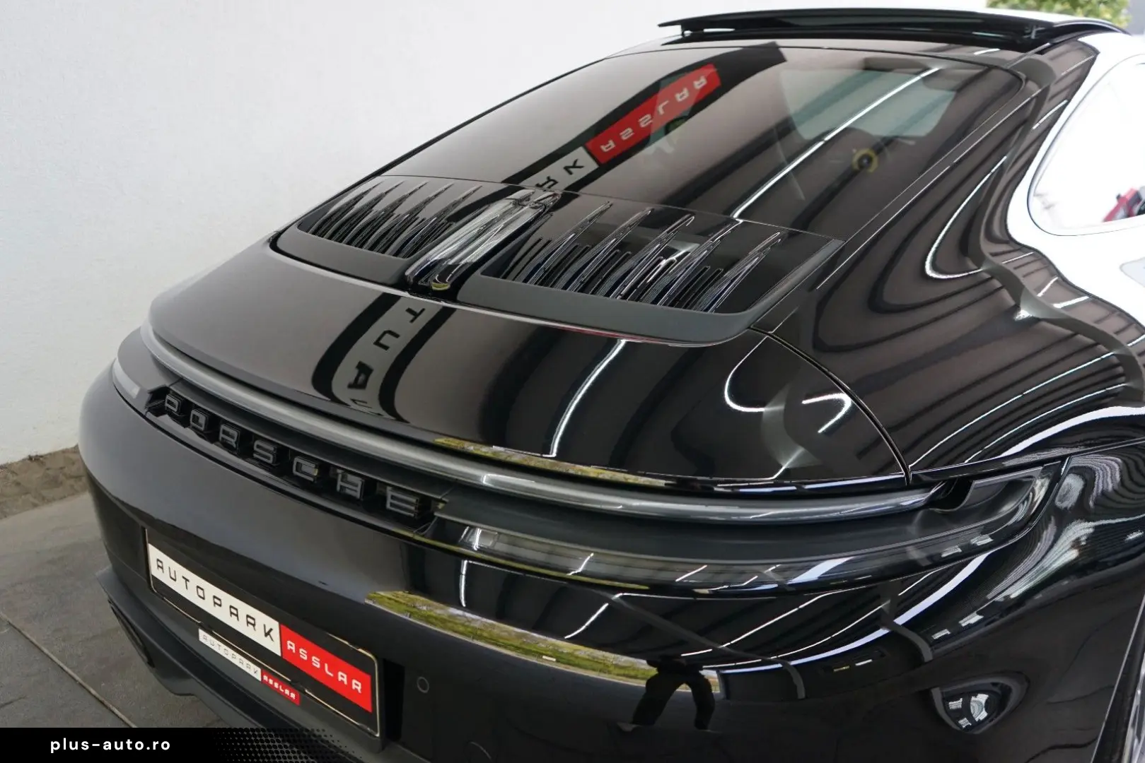 PORSCHE 992.2 911 Carrera Coupe Glasdach SpAbags Chrono