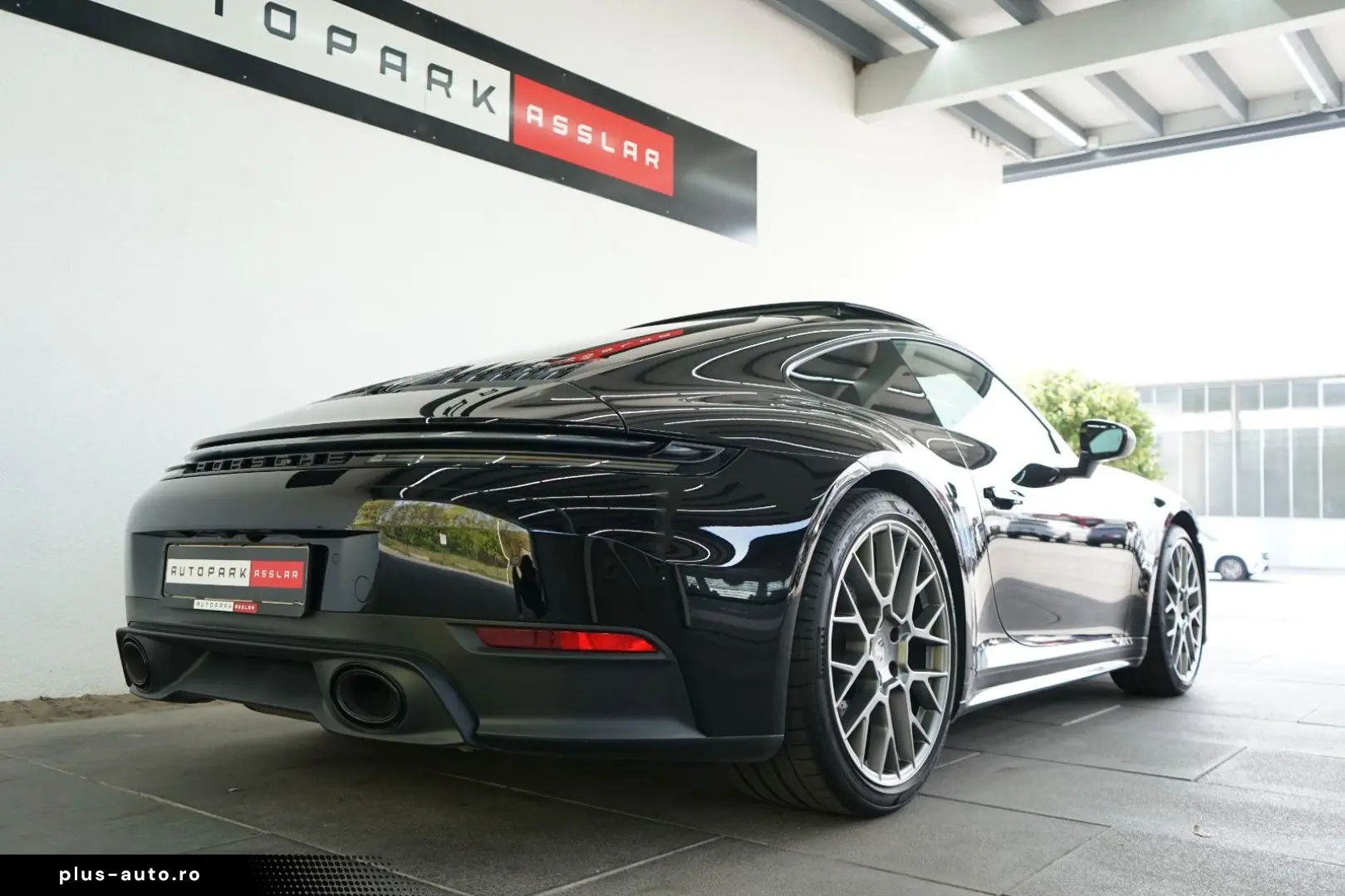 PORSCHE 992.2 911 Carrera Coupe Glasdach SpAbags Chrono