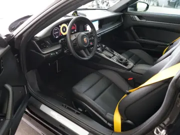 PORSCHE 992.2 911 Carrera Coupe Glasdach SpAbags Chrono