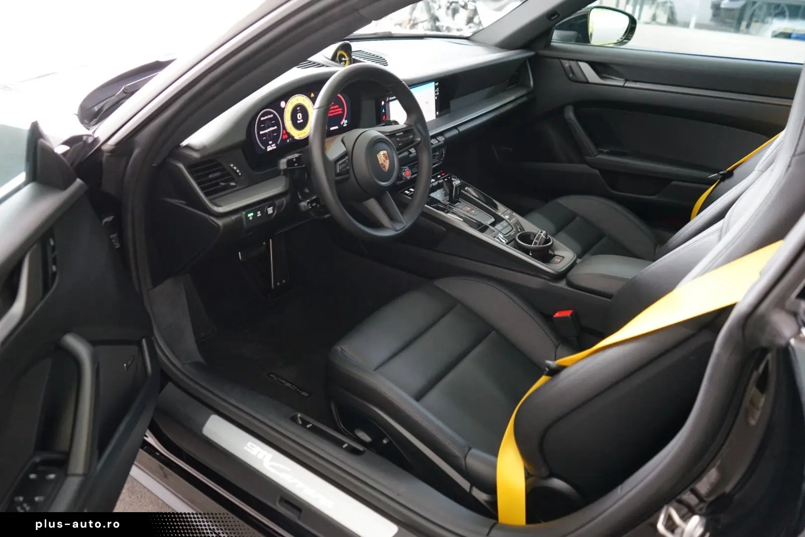 PORSCHE 992.2 911 Carrera Coupe Glasdach SpAbags Chrono