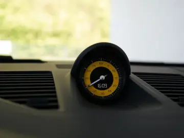 PORSCHE 992.2 911 Carrera Coupe Glasdach SpAbags Chrono