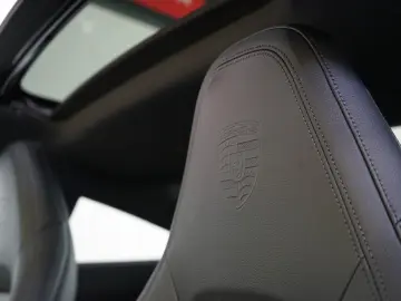 PORSCHE 992.2 911 Carrera Coupe Glasdach SpAbags Chrono