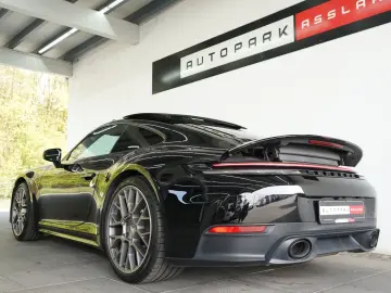 PORSCHE 992.2 911 Carrera Coupe Glasdach SpAbags Chrono