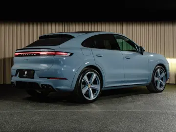 PORSCHE Cayenne E-Hybrid Coupé  BOSE  Inno  Chrono  Excl