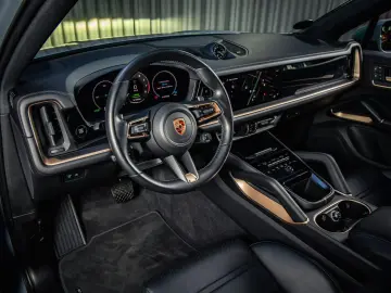 PORSCHE Cayenne E-Hybrid Coupé  BOSE  Inno  Chrono  Excl