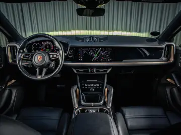 PORSCHE Cayenne E-Hybrid Coupé  BOSE  Inno  Chrono  Excl