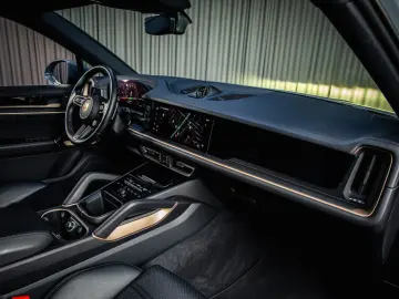 PORSCHE Cayenne E-Hybrid Coupé  BOSE  Inno  Chrono  Excl