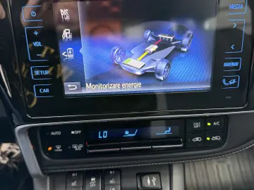 Toyota Auris 1.8 Hybrid 100.000 km de vanzare in RATE FIXE