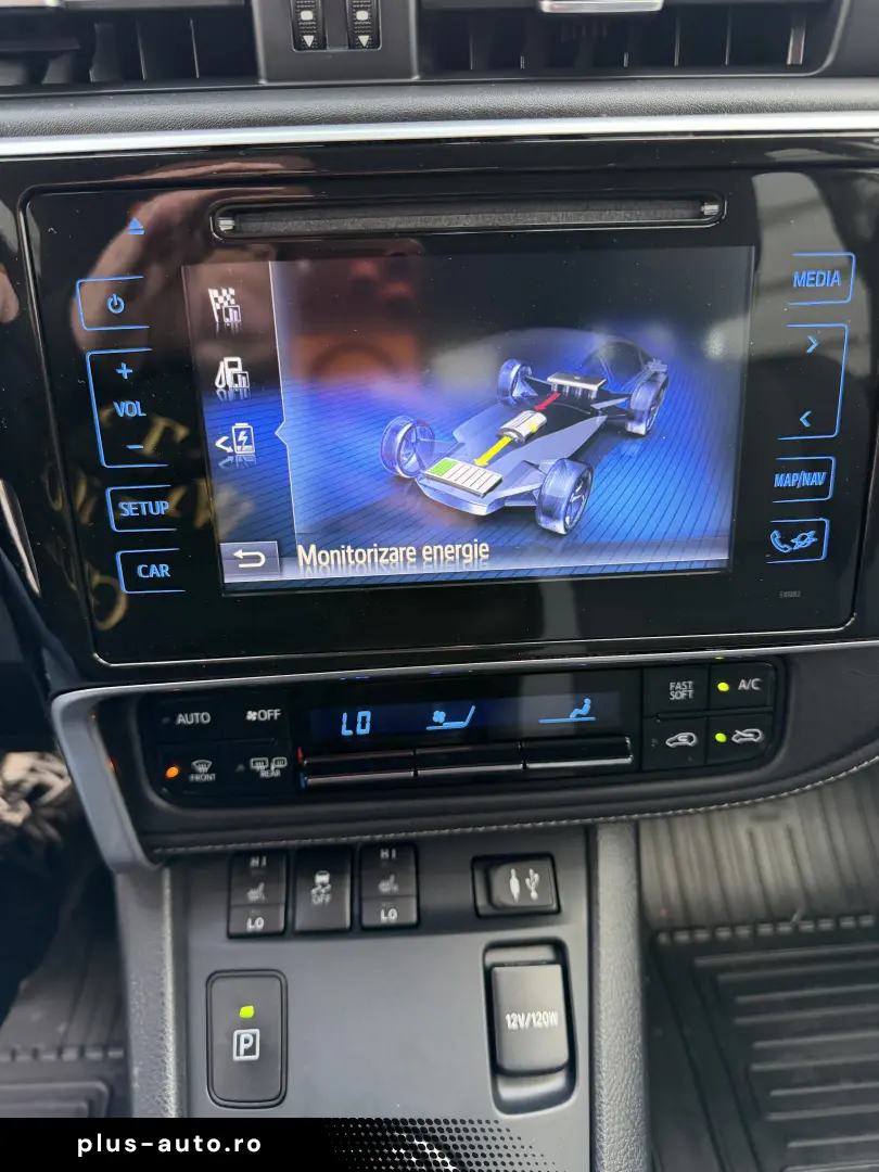 Toyota Auris 1.8 Hybrid 100.000 km de vanzare in RATE FIXE