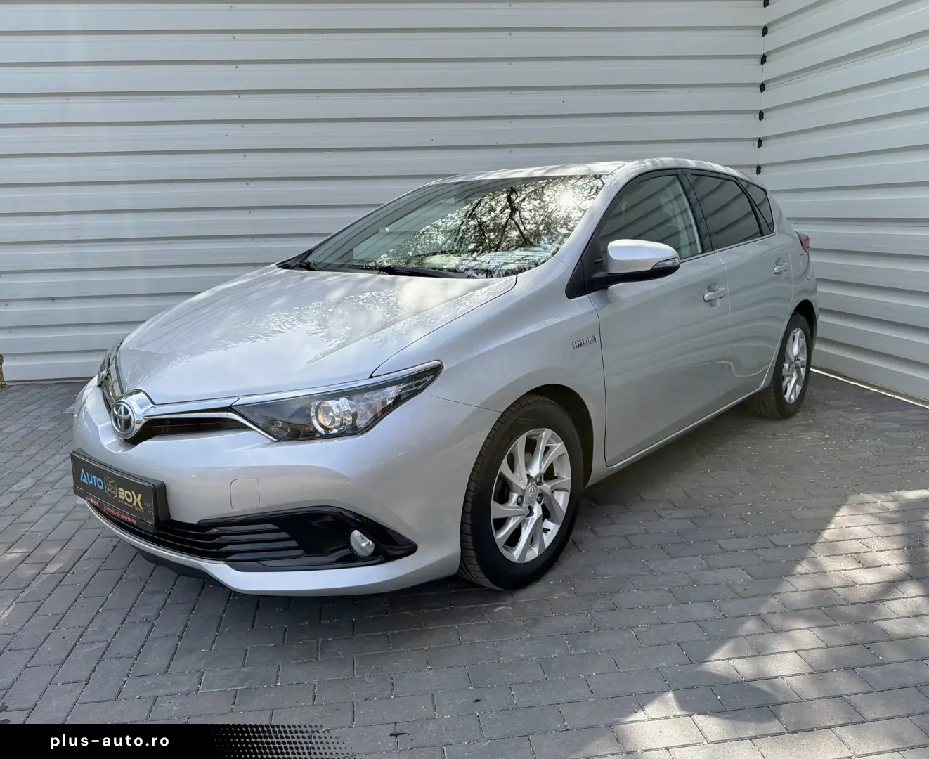 Toyota Auris 1.8 Hybrid 100.000 km de vanzare in RATE FIXE