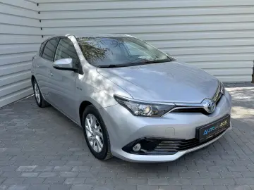 Toyota Auris 1.8 Hybrid 100.000 km de vanzare in RATE FIXE