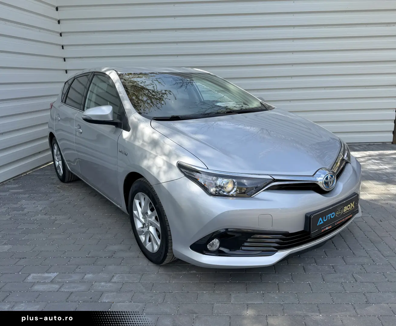 Toyota Auris 1.8 Hybrid 100.000 km de vanzare in RATE FIXE