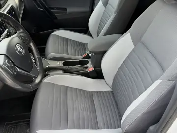 Toyota Auris 1.8 Hybrid 100.000 km de vanzare in RATE FIXE