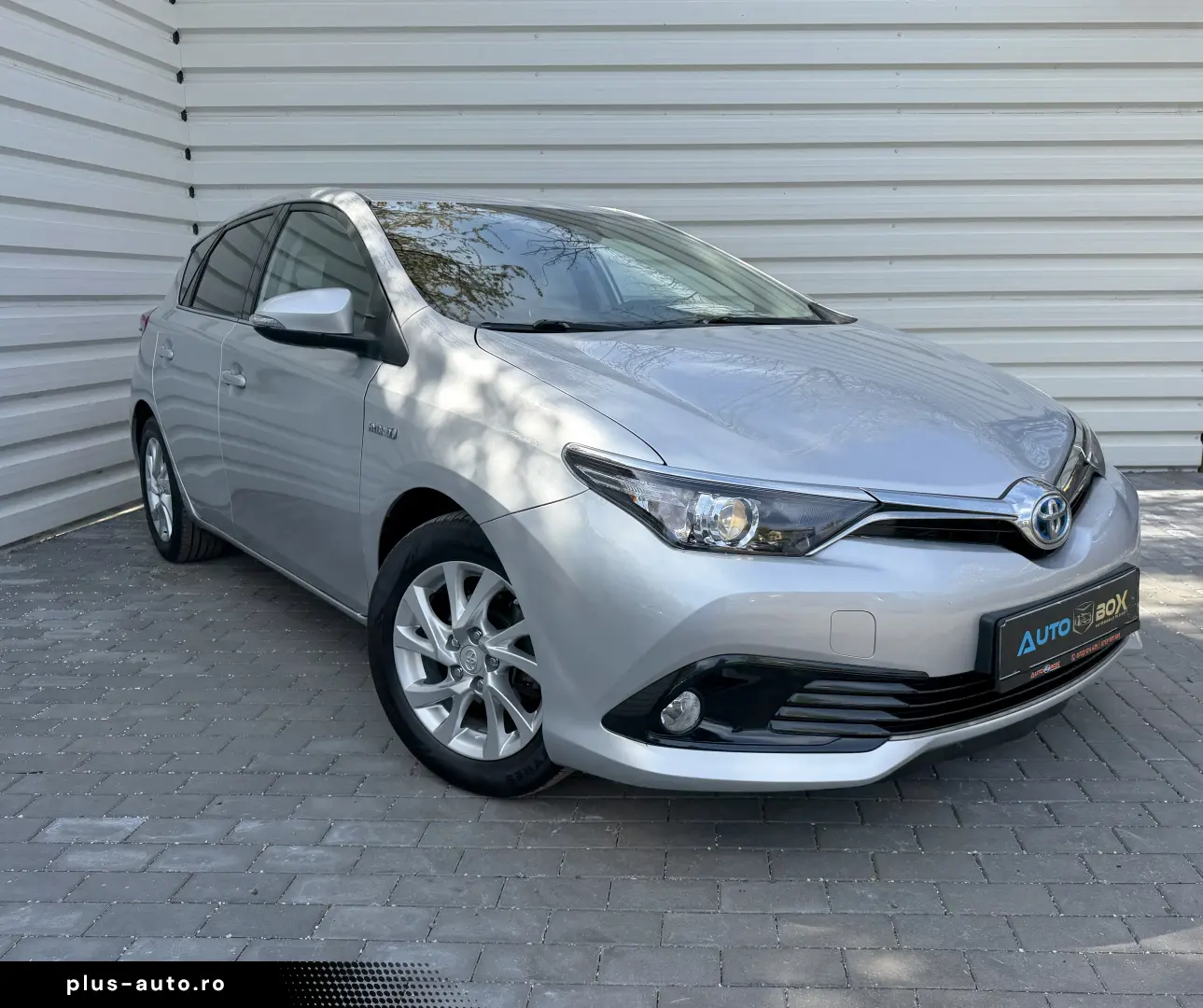 Toyota Auris 1.8 Hybrid 100.000 km de vanzare in RATE FIXE