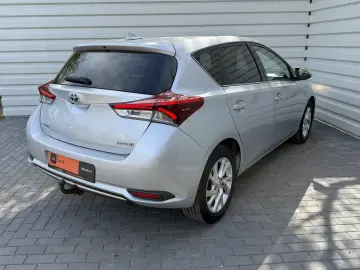 Toyota Auris 1.8 Hybrid 100.000 km de vanzare in RATE FIXE