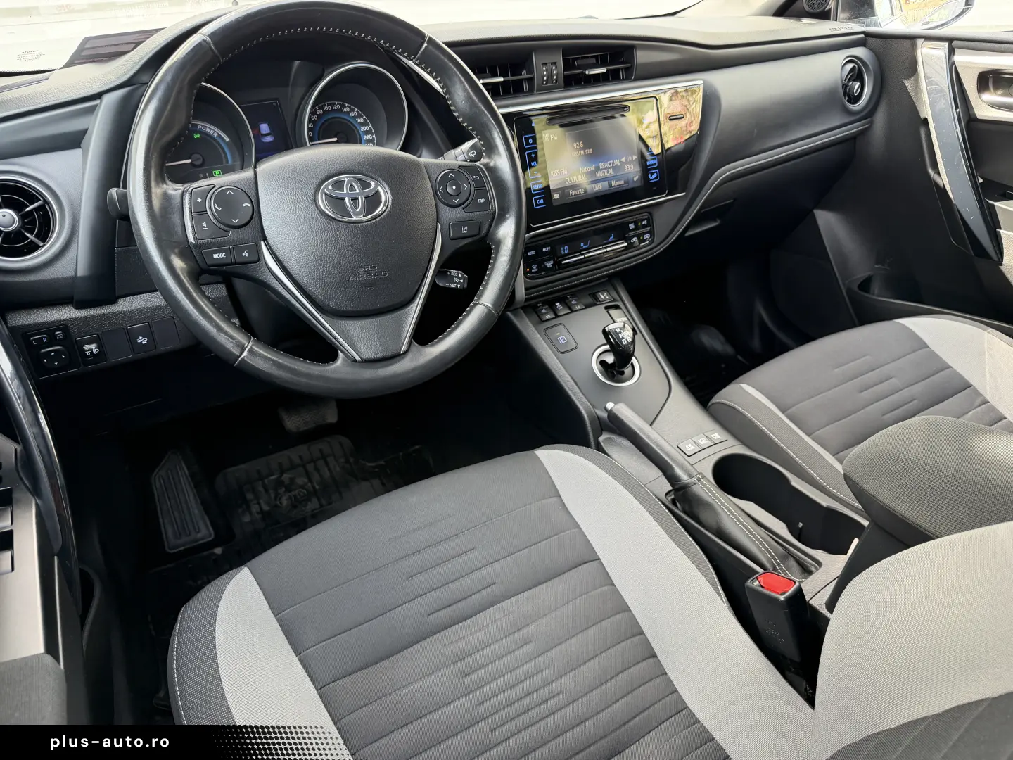Toyota Auris 1.8 Hybrid 100.000 km de vanzare in RATE FIXE