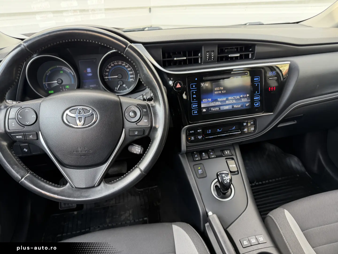 Toyota Auris 1.8 Hybrid 100.000 km de vanzare in RATE FIXE