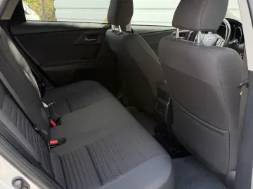 Toyota Auris 1.8 Hybrid 100.000 km de vanzare in RATE FIXE