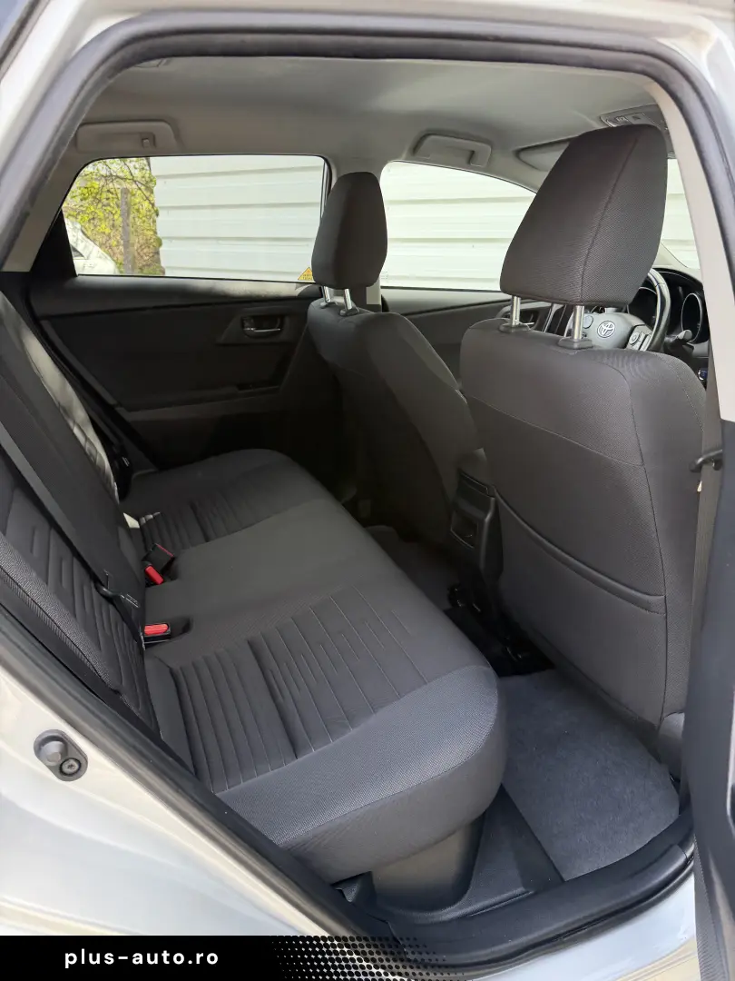 Toyota Auris 1.8 Hybrid 100.000 km de vanzare in RATE FIXE