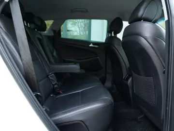 Hyundai Tucson 2.0 CRDI 4WD Automatik Premium