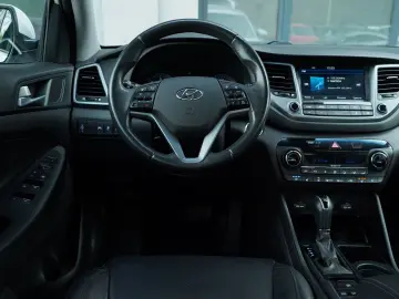 Hyundai Tucson 2.0 CRDI 4WD Automatik Premium