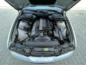 BMW Seria 5 525i 2003