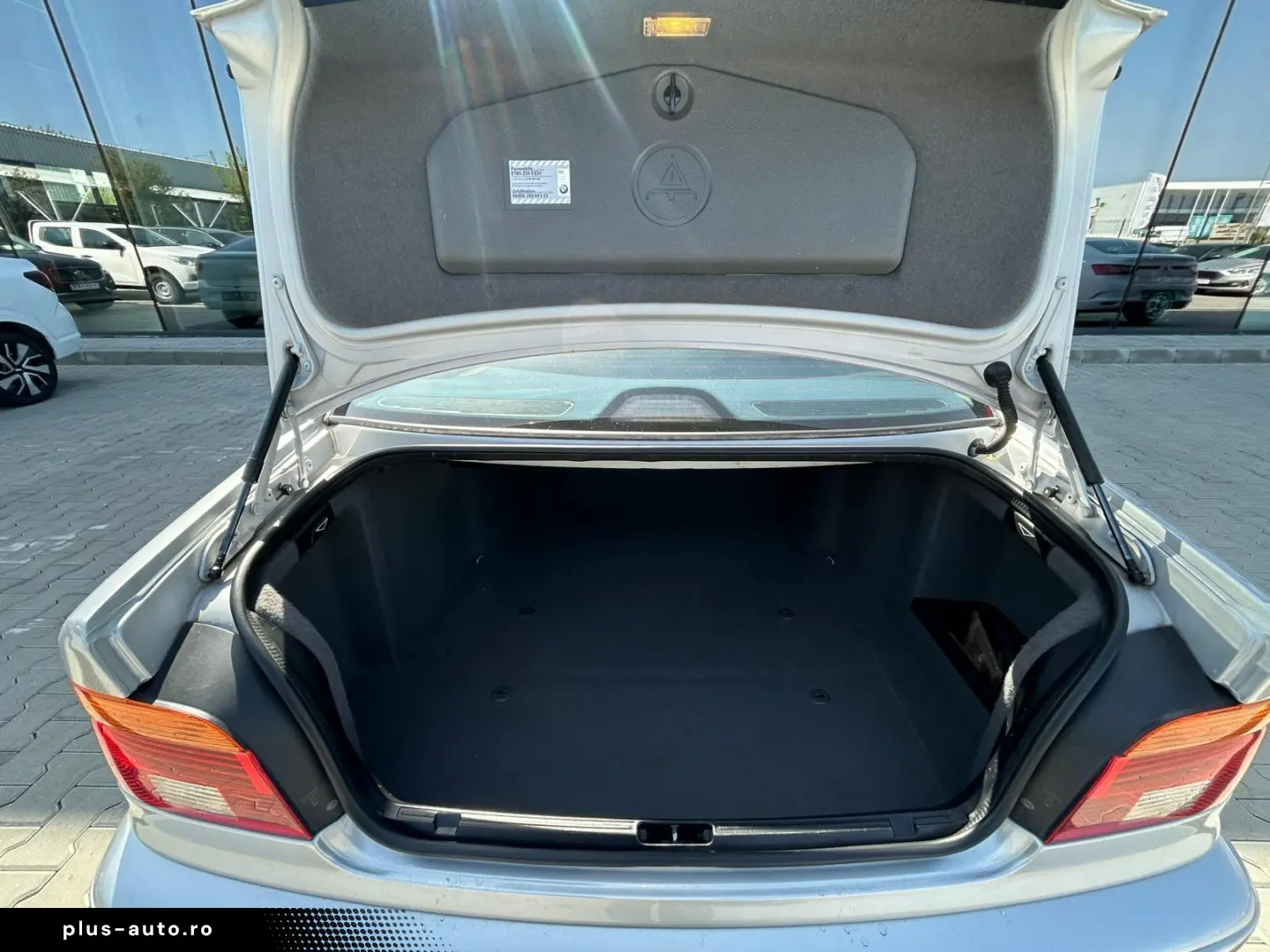 BMW Seria 5 525i 2003