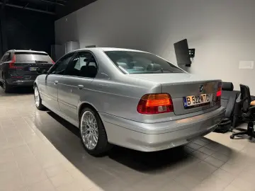 BMW Seria 5 525i 2003